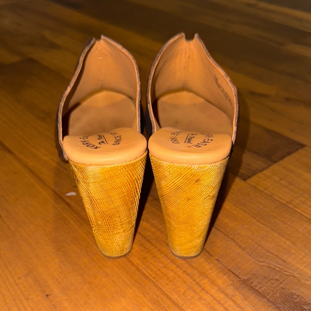 Kork-Ease Black Leather Mules - Picture 4 of 5